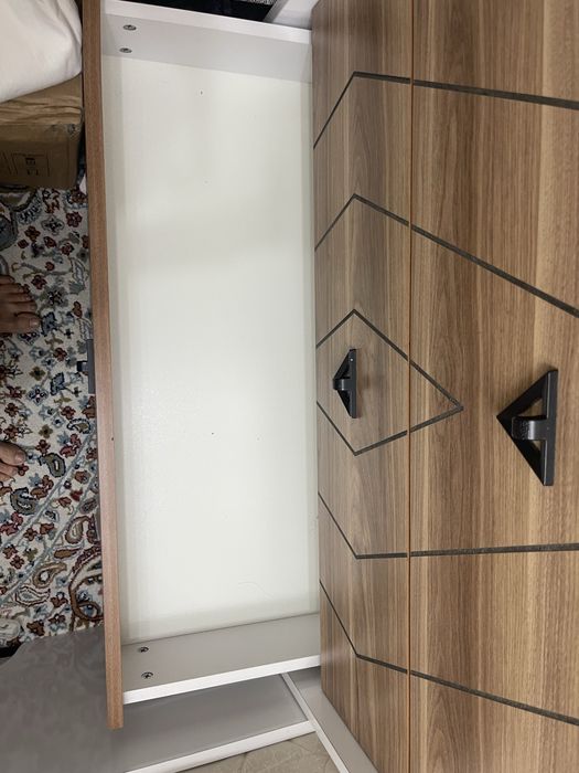 Комод среднем состояний