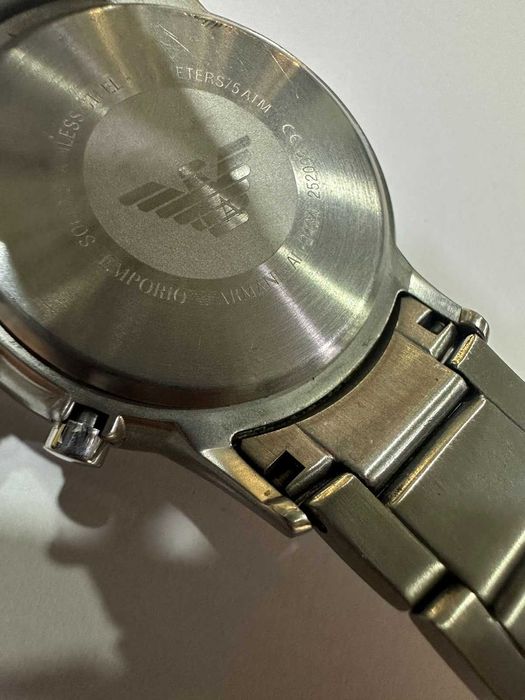 Продавам Emporio Armani AR2434