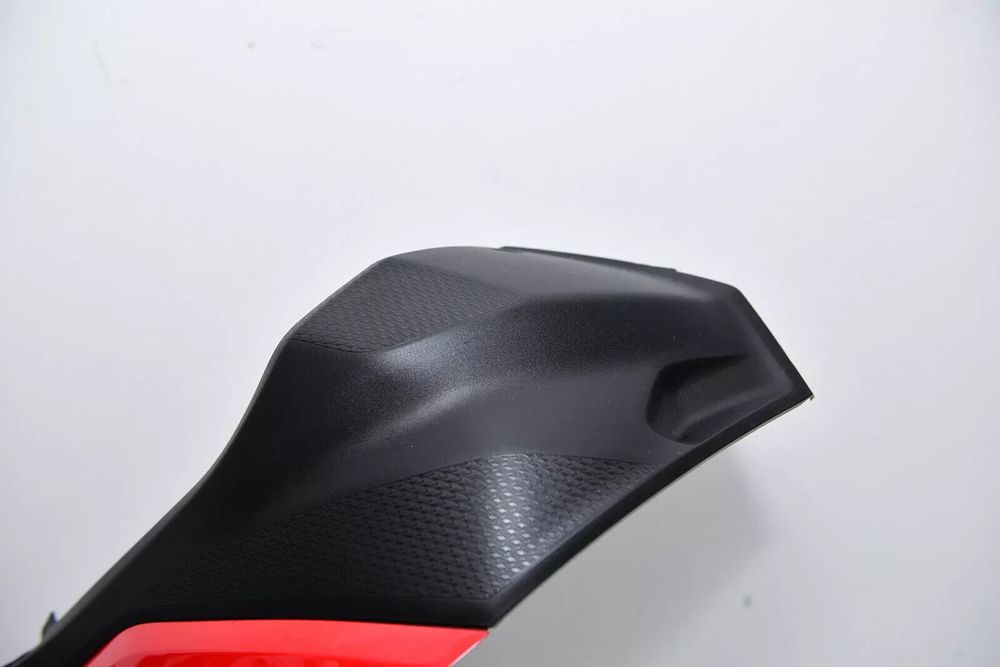 BMW S1000R K63 2021- Carena rezervor de combustibil dreapta