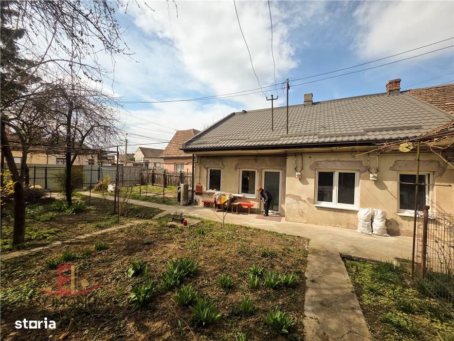 Casa de vanzare, Central, 65mp,  Zona 0, curte, Targu Mures