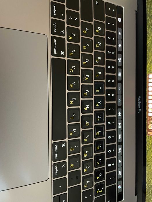 MacBook Pro 15″ (2018) — Intel Core i7, 16 GB RAM, 256 GB SSD