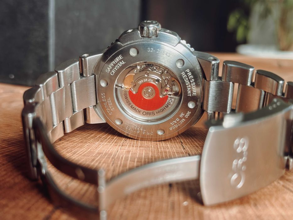 Oris Aquis Date Grey Dial Green Bezel 43mm automatic