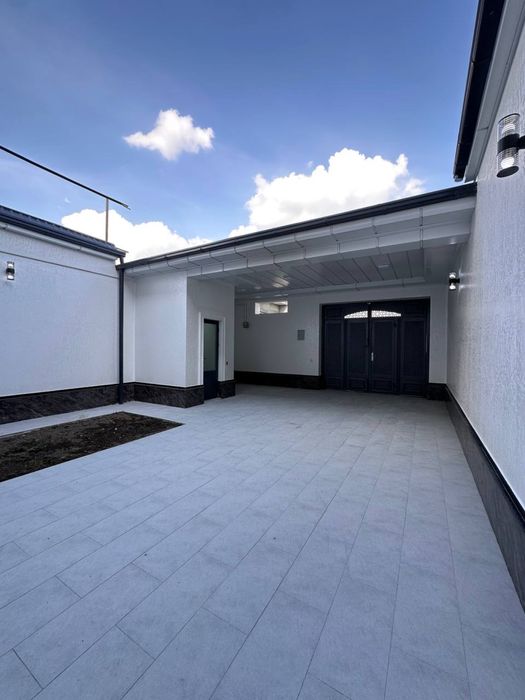 Srochno xonobod 39 balnitsa yolida 5 xonali kotta yolga 30 metr