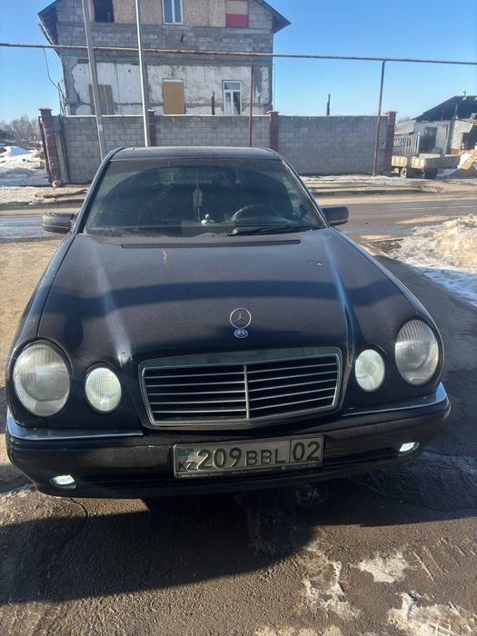 Бампер продаётся на Мерседес 210