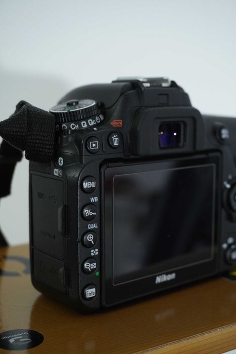 Nikon D7500 body 24k cadre  +2 baterii, Nikon dx 35mm f1.8