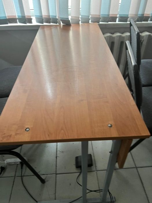 Мягкие,деревянные стульчики и столы