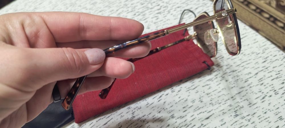 Очки солнцезащитные