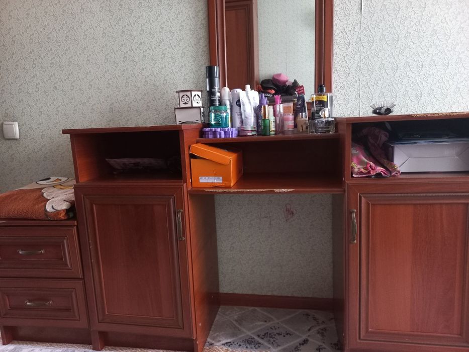 Продам спальный гарнитур