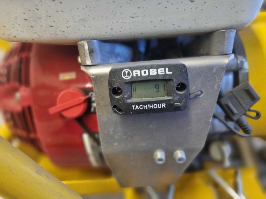 Masina de tirfonat-bulonat ROBEL 30.82