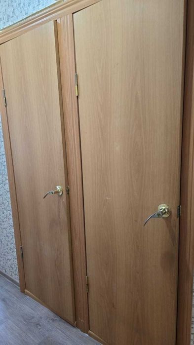 Продам дёшево деревянные двери