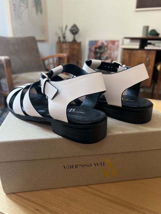Vanessa Wu кожени сандали 39