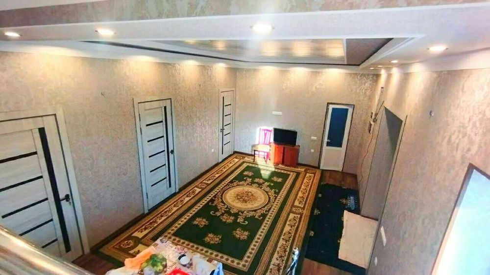 Бизнесга ва яшашга  1 ГА ерга жойлашган Уй ва  бог  Паркент рн