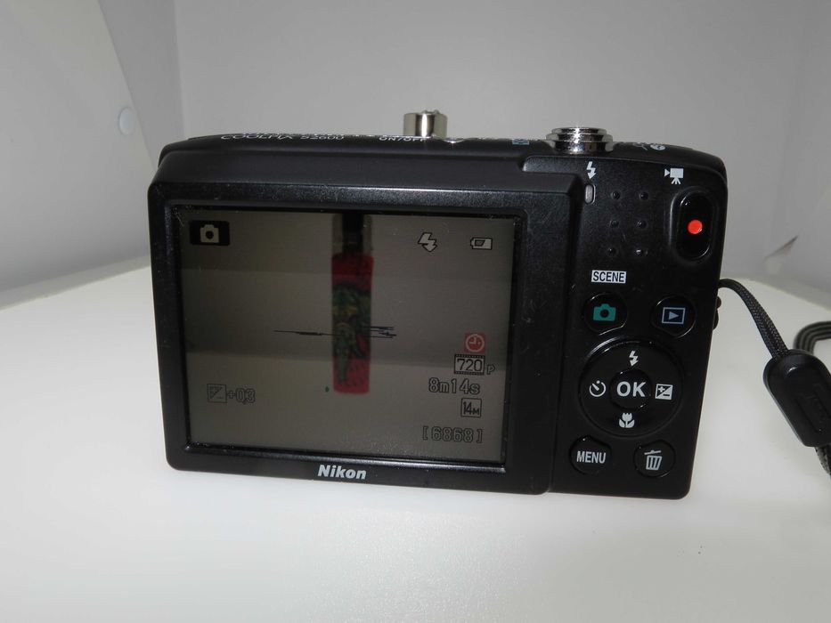 Nikon Coolpix S2600 розов ултра компактен фотоапарат, 14MP комплект