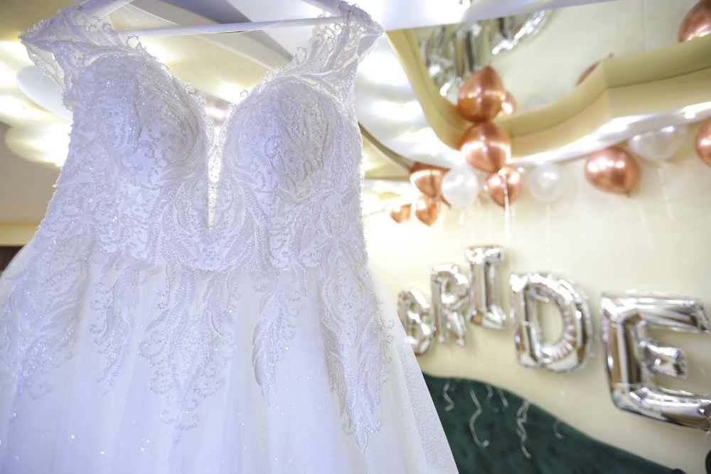 Rochie de mireasa stil printesa și crinolina cu 5 cercuri