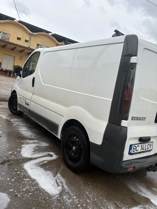 Vând Renault trafic
