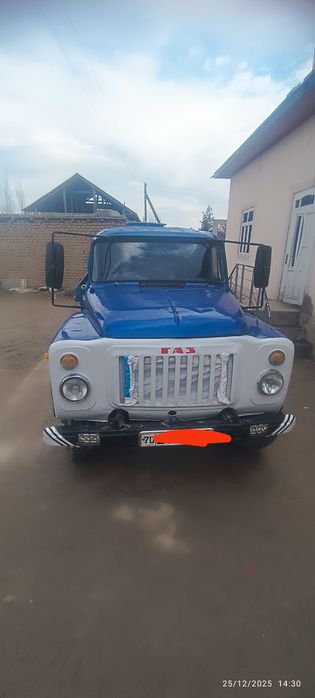 Gaz 53 Vodovoz sotiladi xolati udar 2 ta 100 metan gaz baloni bor