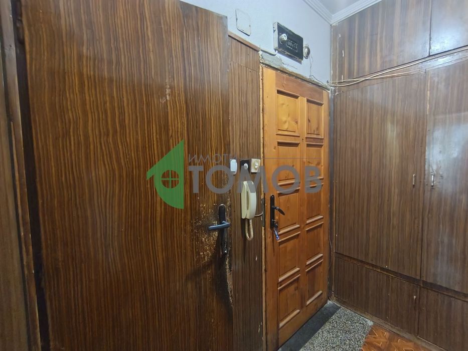 Продава се Тристаен апартамент в Стара Загора, Център - 70 кв.м за 1442 €/кв.м - Снимка #4