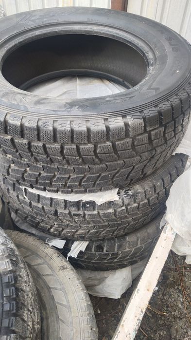 Продам шины зимние б.у