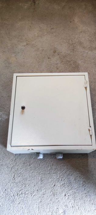 Метално разпределително ел.табло 500/500/200 mm, без монтажна плоча