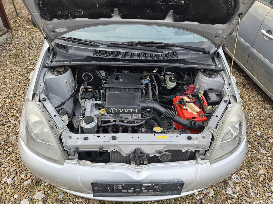 Toyota Yaris 1.0i VVTI НА ЧАСТИ