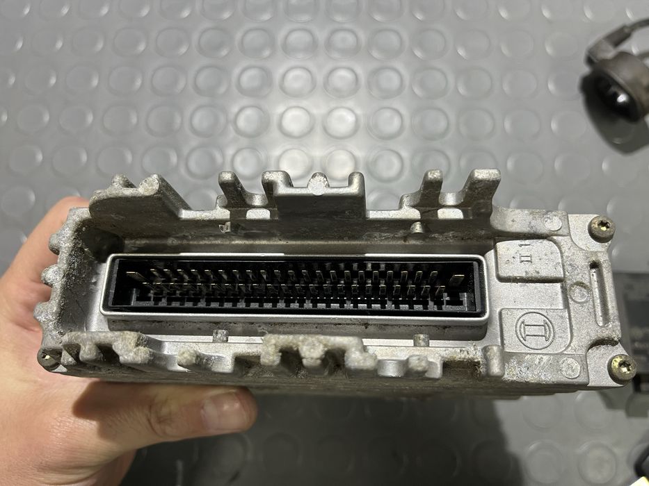 Компютър с ключ и имобилайзер за VW Golf 1.8 Mi (90 к.с.)