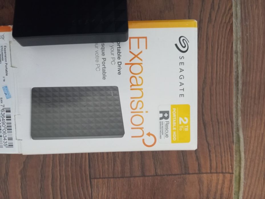 Жёсткий диск Seagate Expansion 2 Tb без торга