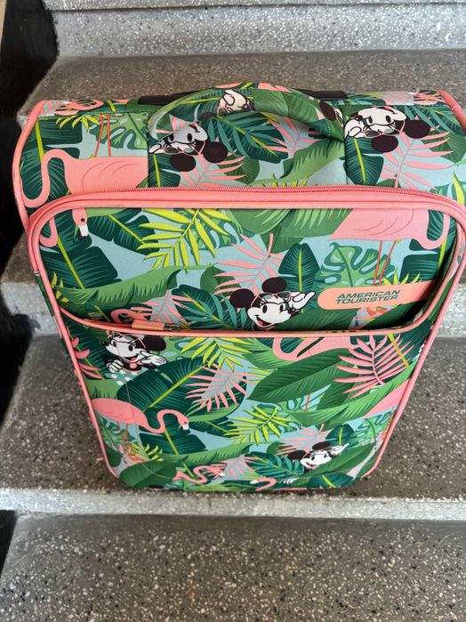 Продавам детски куфар American Tourister /Samsonite/
