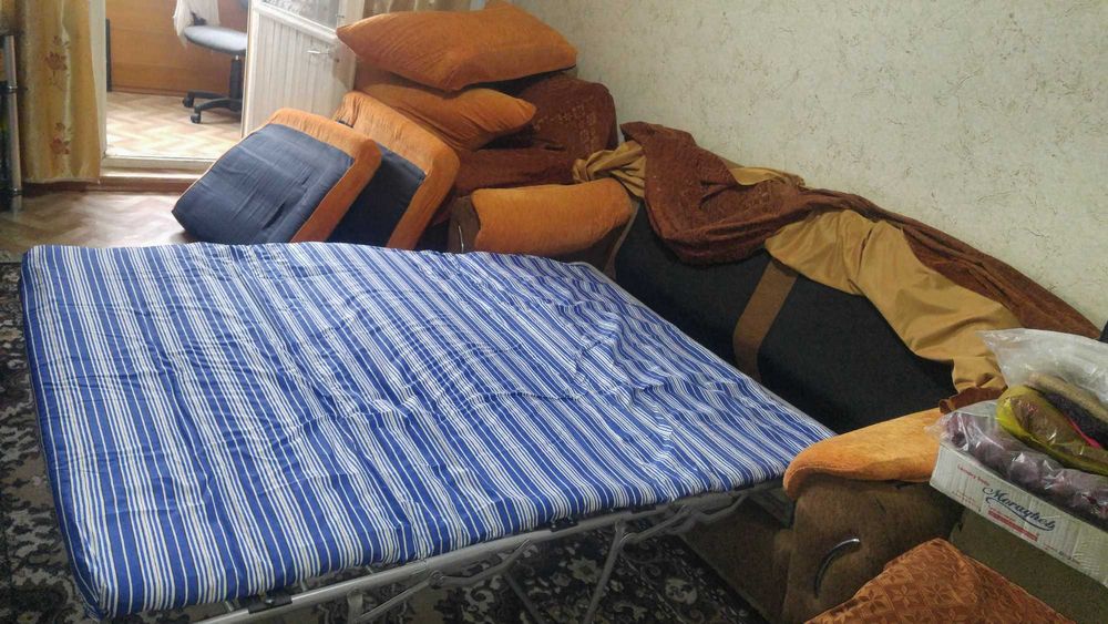 Диван раскладной и два кресла