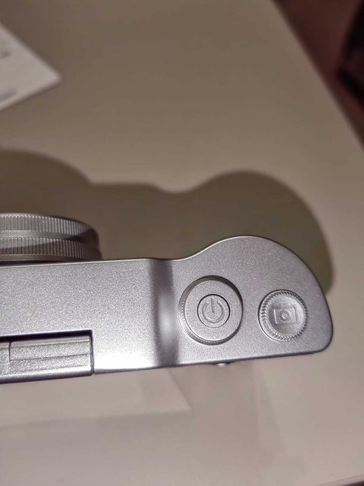 Aparat foto digital copii cu Autofocus si ecran rabatabil VALA V700