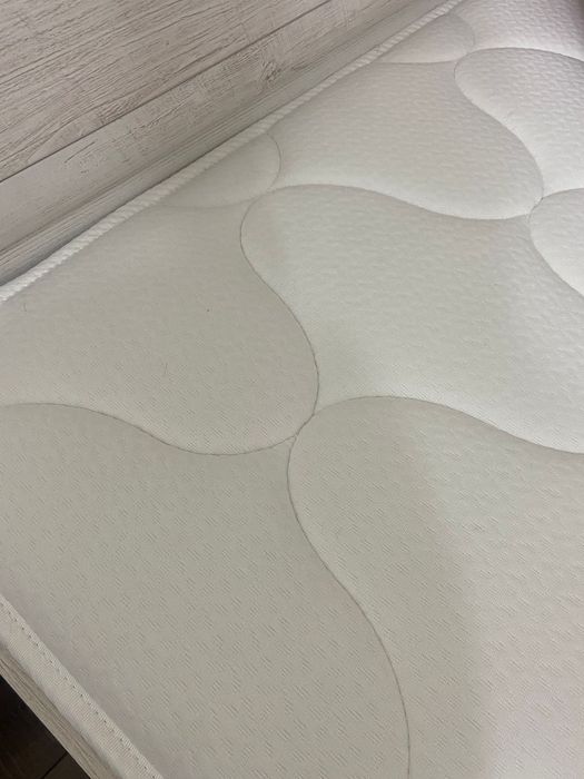 Продам спальный гарнитур