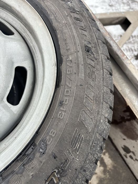 Продам летнию резину с дисками
