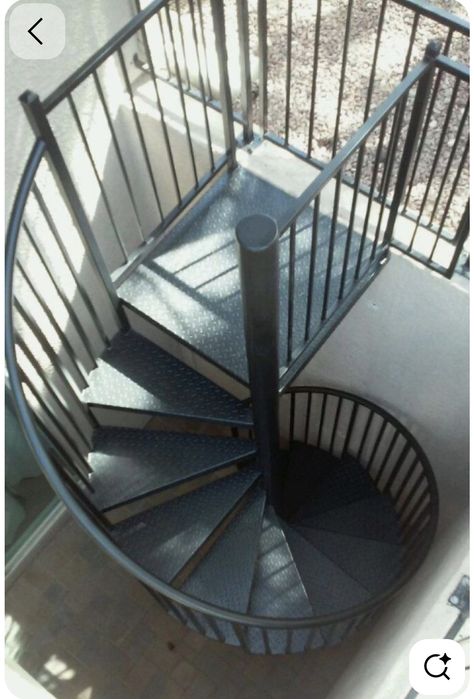 Темирдан Айлана зина. Металлические винтовые лестницы.