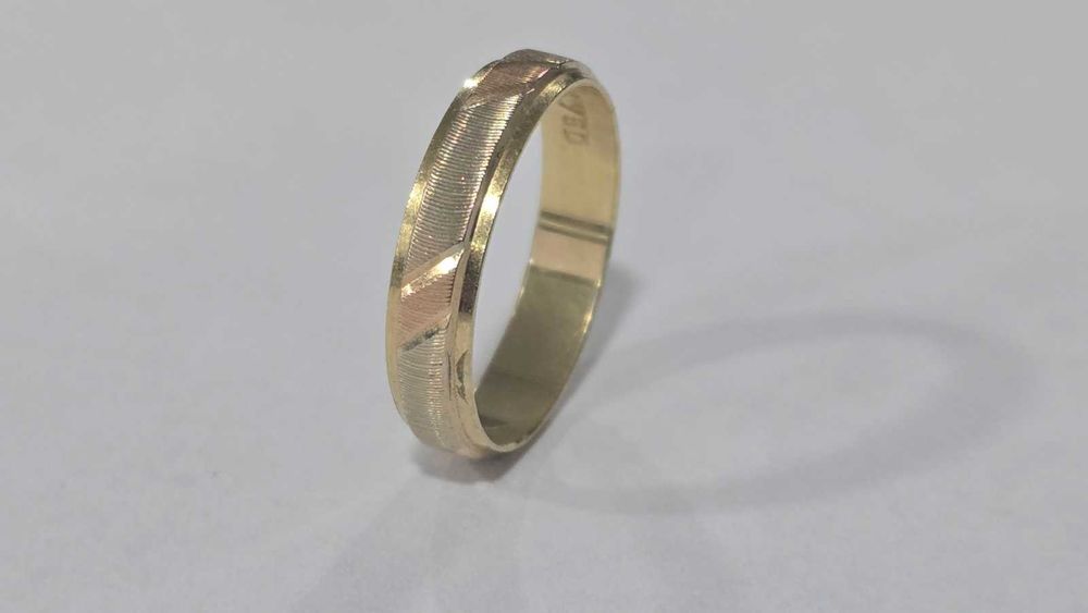 Златна халка  2,7гр. 18 карата