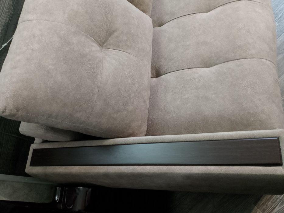 Продам диван в хорошем состоянии.