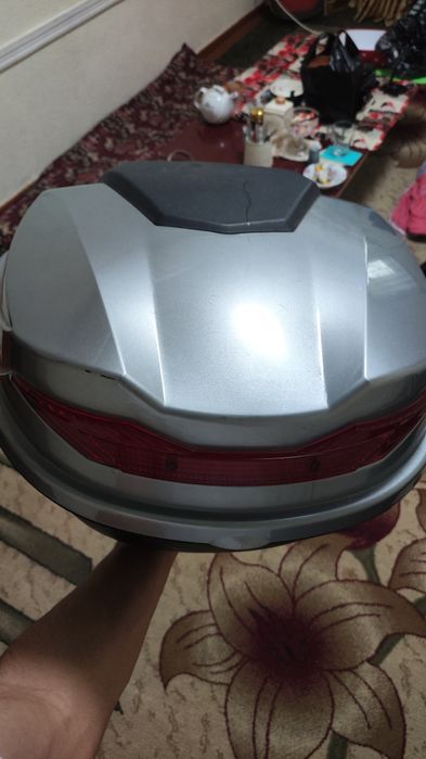 Skuter uchun bagaj (ko'fra)