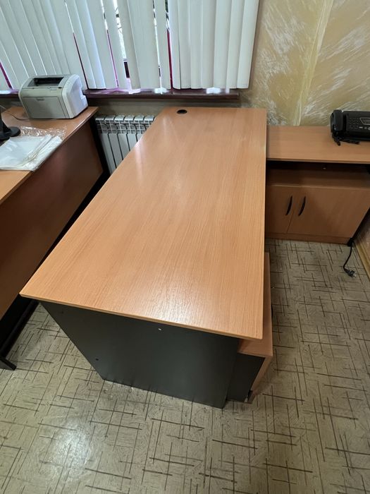 Продам офисную мебель