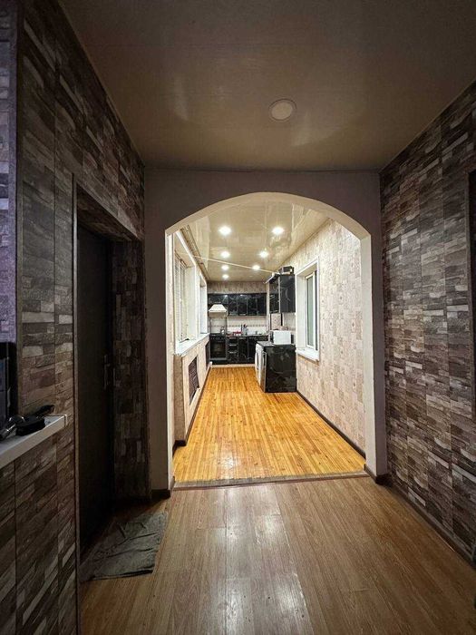 Продается 4-комнатная квартира, Карасу-1, ориентир конечная автобусов