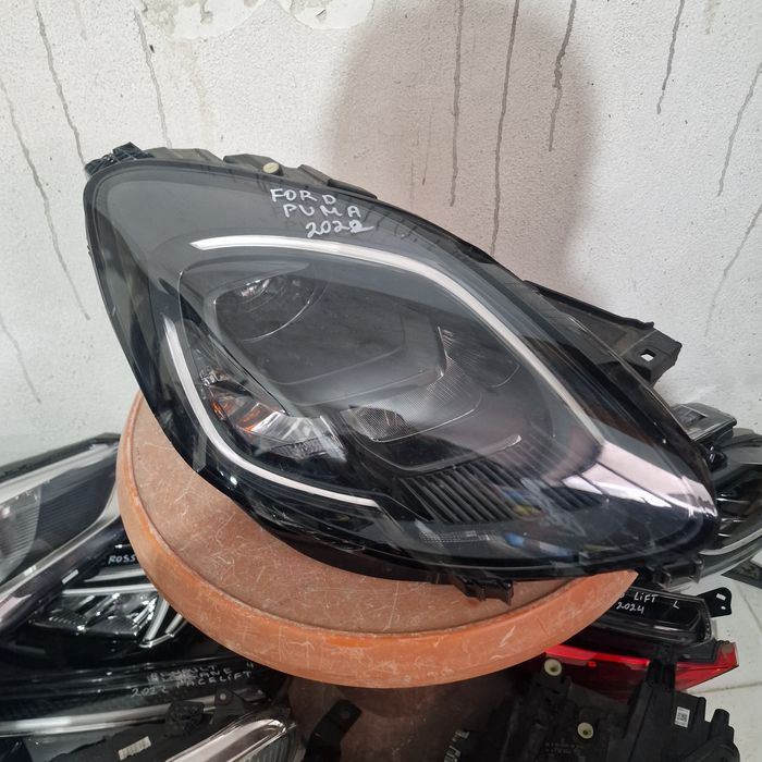 Ford PUMA 2022 десен фар