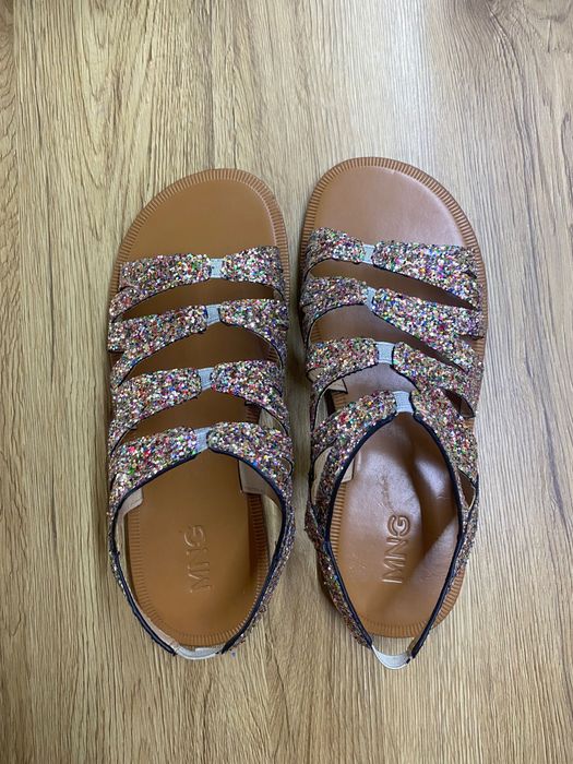 Бляскави сандали Mango