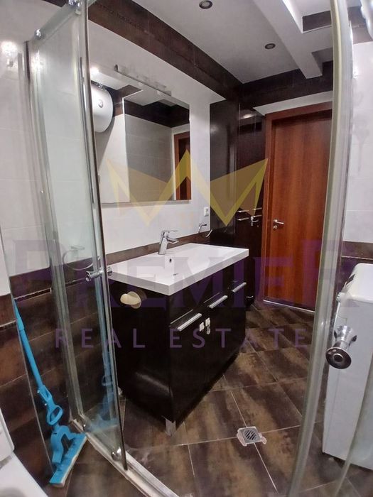 Дава се под наем Двустаен апартамент в Варна, Център - 80 кв.м за 714 € - Снимка #12