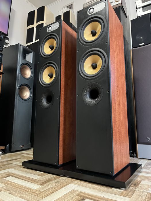 Boxe Top Bowers & Wilkins 684