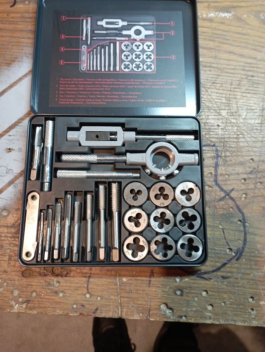 Комплект флашки и метчици