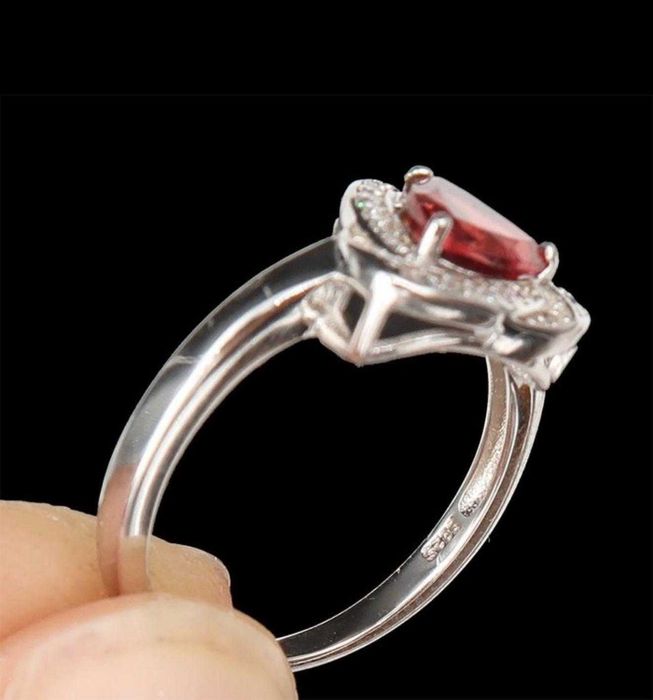 Inel argint 925, Granat aprins, din seria Prismele Magilor vechi