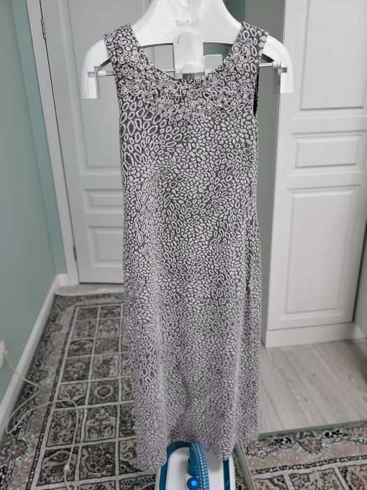 Продам платья, вверхнию одежду, обувь