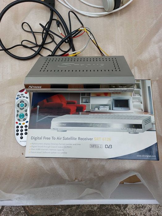 ЧИСТО НОВ пълен сателитен комплект STRONG (Приемник + Антена + LNB)