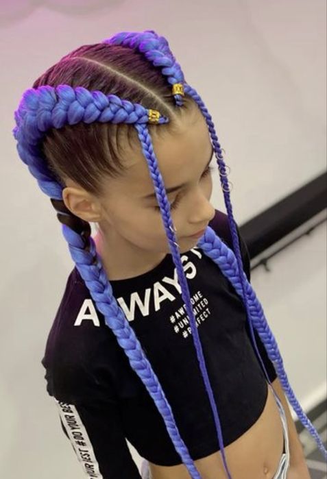 Codițe afro, împletituri moderne – stil unic pentru toate vârstele!