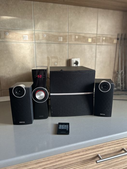 Sistem audio 2.1 Edifier cu amplificator si telecomanda