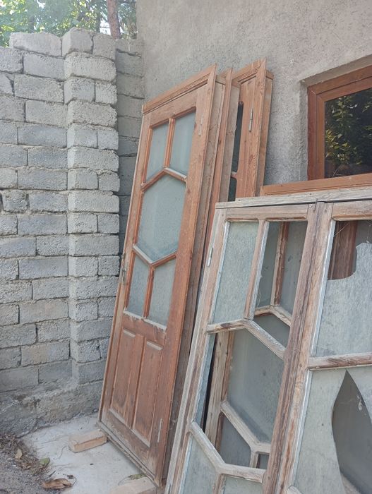 Eshik va romlar sotiladi