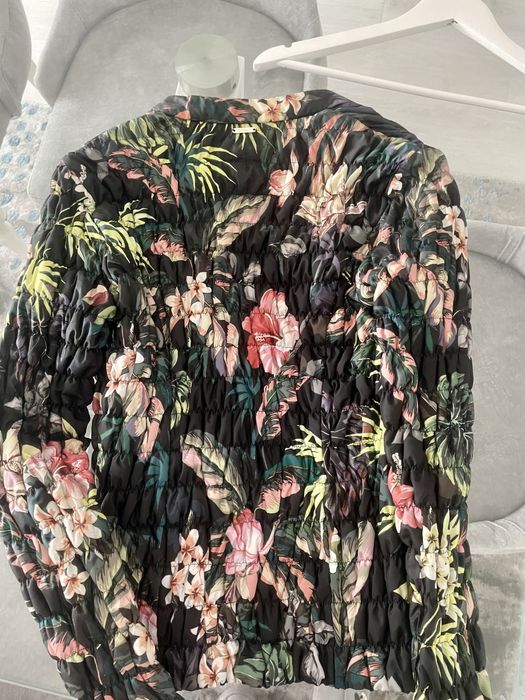 Дамско яке Guess ново