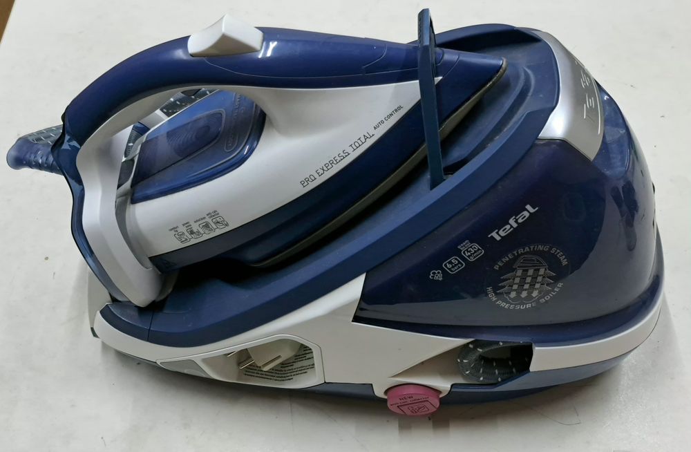 Statie călcat tefal defectă